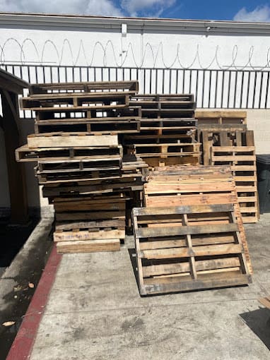 Pallet Removal in Huntington Beach