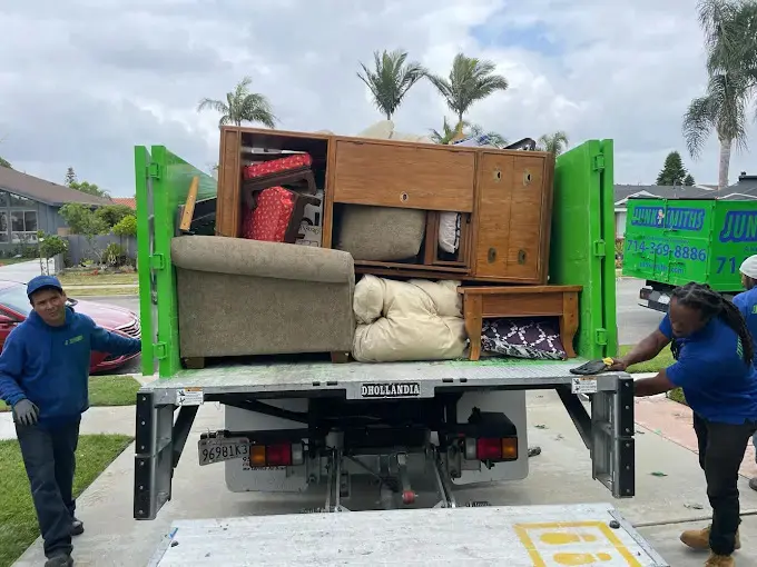 Professional Junk Removal in Tustin, CA